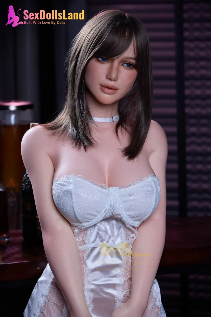 Irontech 164cm Celine AIO seamless neck sex doll in bar (2)
