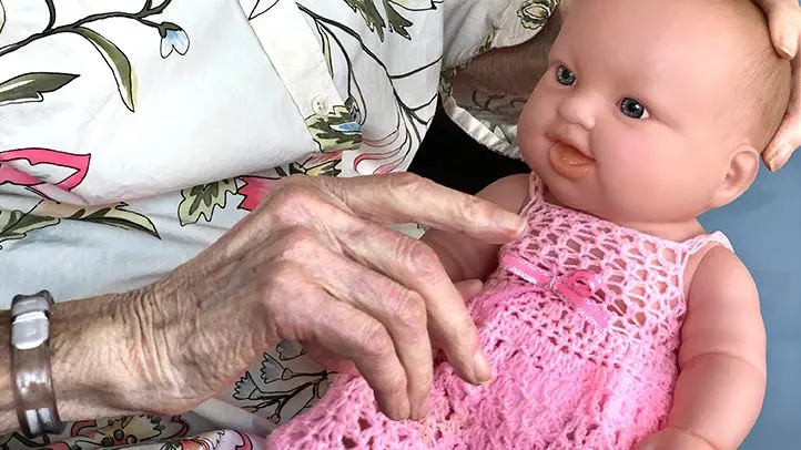 doll therapy for dimentia